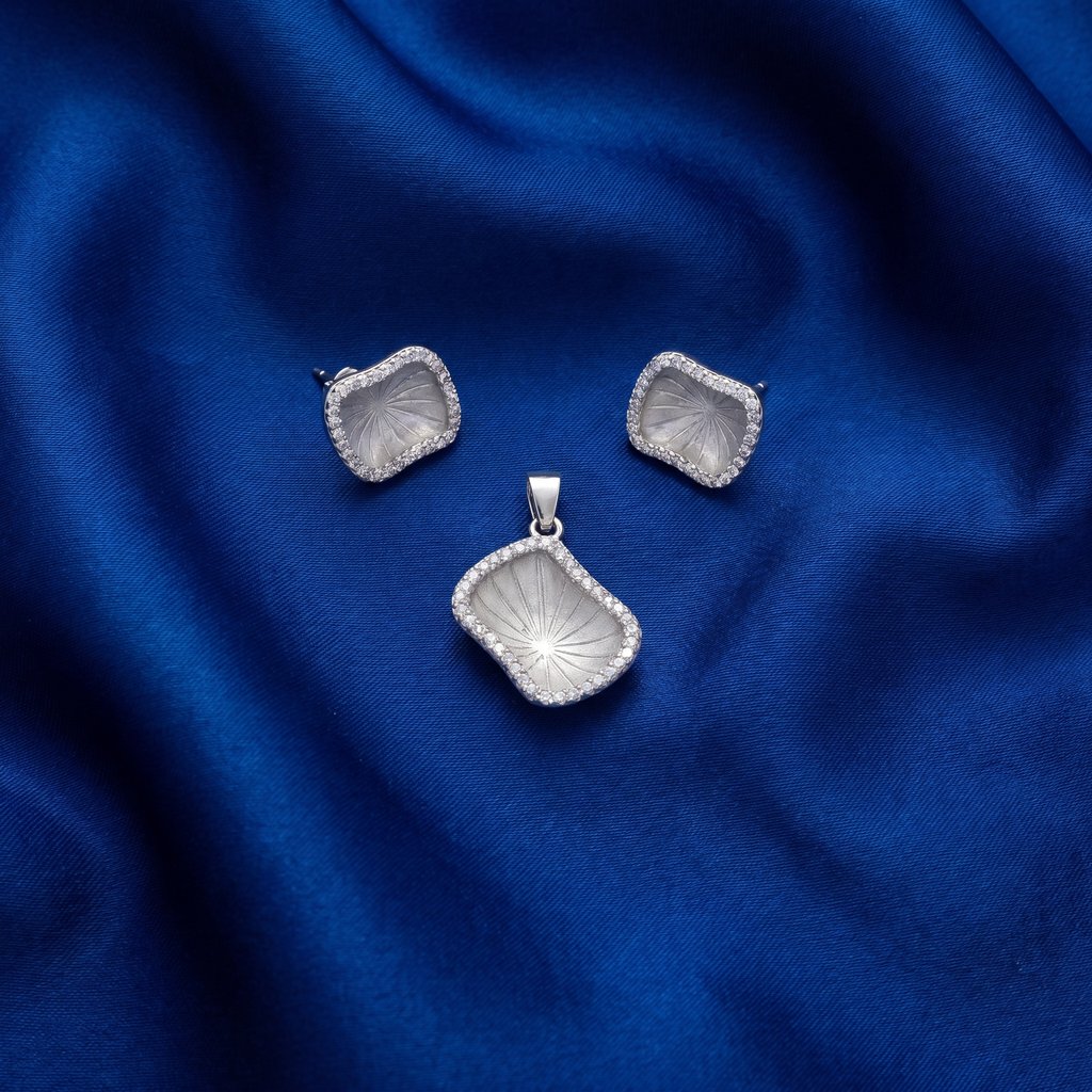 [DPS0224] Frosted Crystal Pendant & Earrings Set