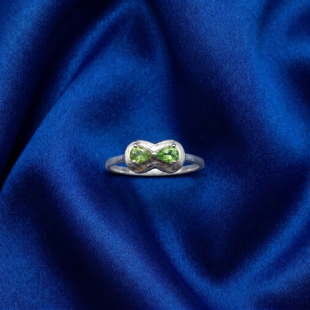 [B20] Tsavorite Double Pear Infinity Ring