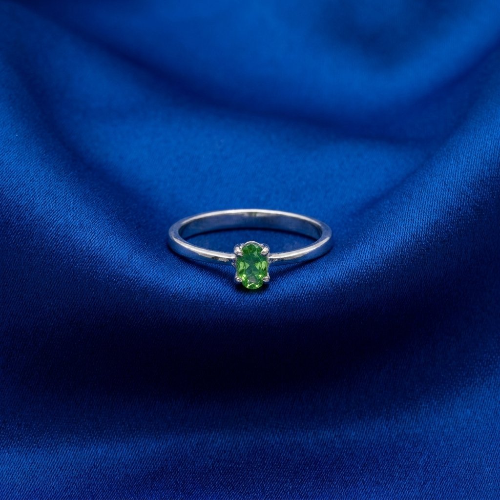 [N38] Tsavorite Oval Solitaire Ring