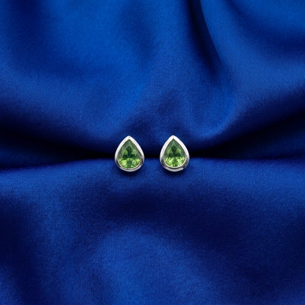 [N26] Tsavorite Pear Bezel Stud Earrings