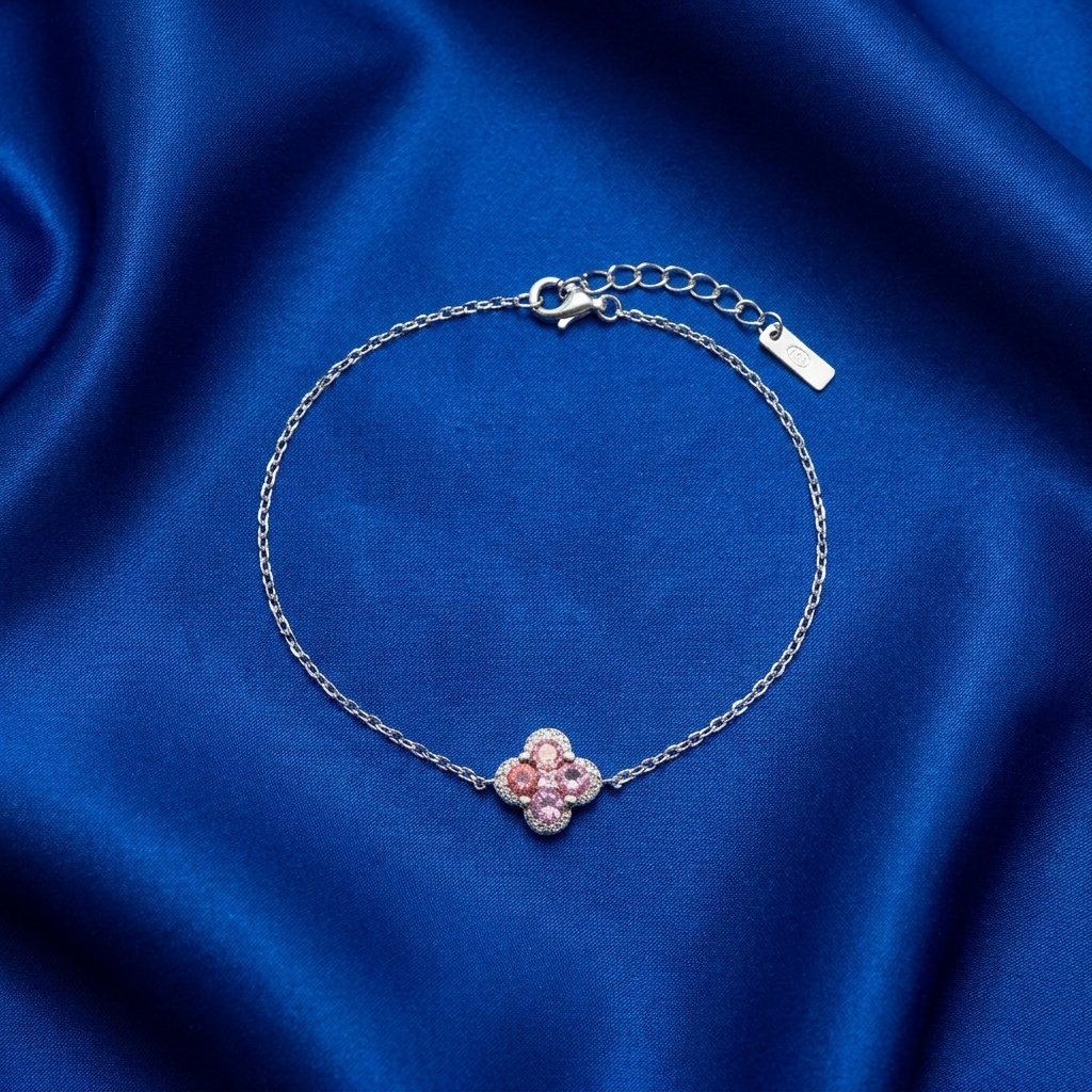 [18] Lotus Garnet Clover Bracelet