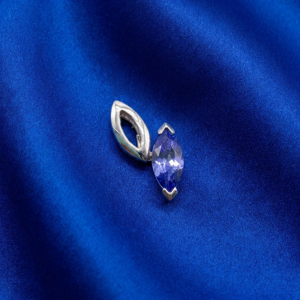 [A37] Tanzanite Marquise Pendant